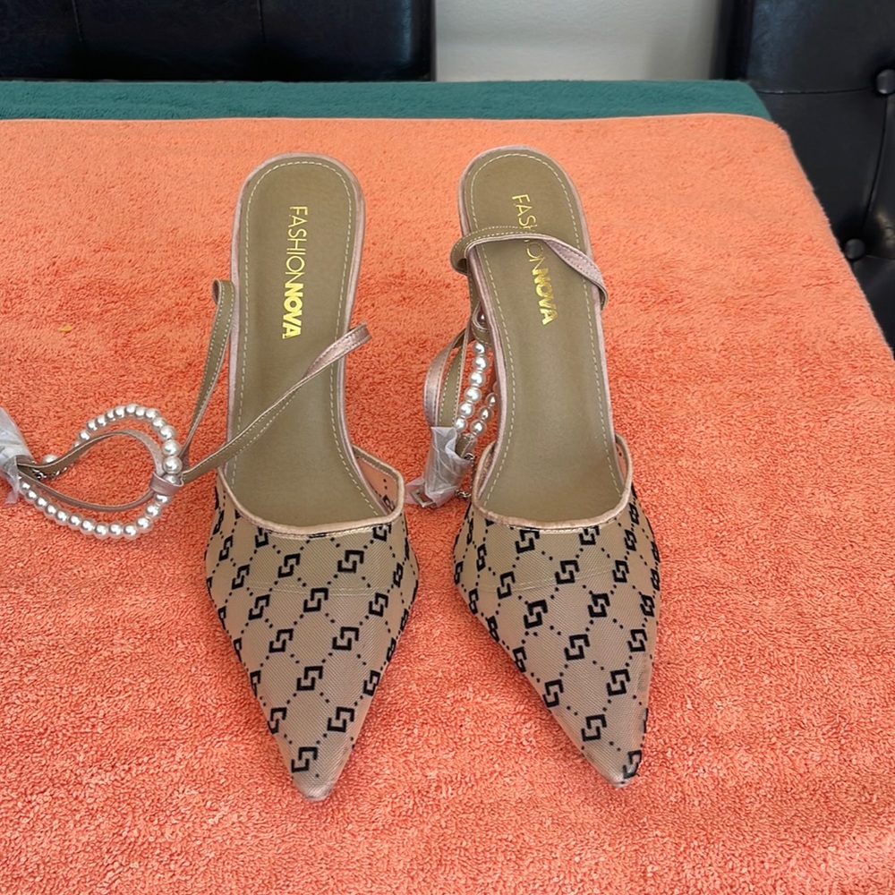 Fashion Nova Slingback